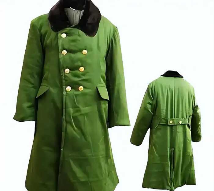 一百美元供不应求，中国军大衣风靡海外，老外抢着买“东方战袍”